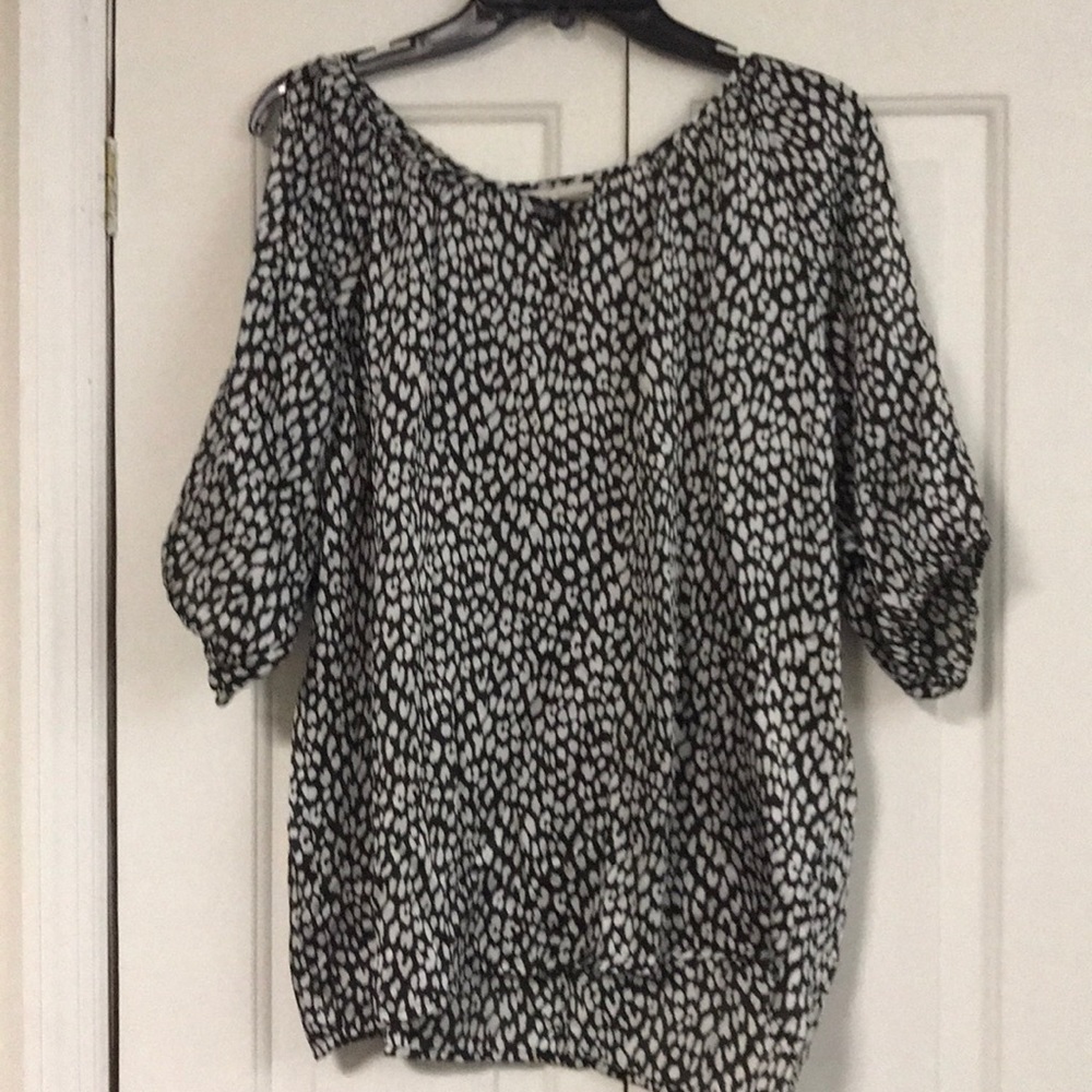 🔴 Offers Accepted 🔴 cold shoulder blouse